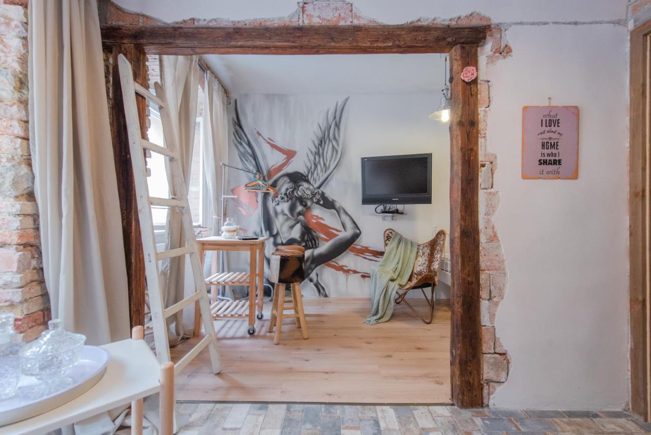 Accommodation At The Zeus Apartment Bratislava Eksteriør bilde